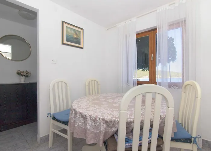 Jaksa Apartmán Vis